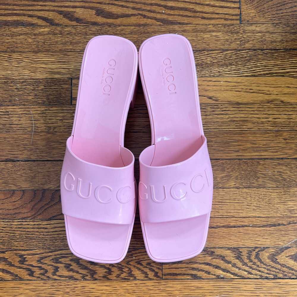 Gucci Jelly Sandal in Bubble Gum Pink